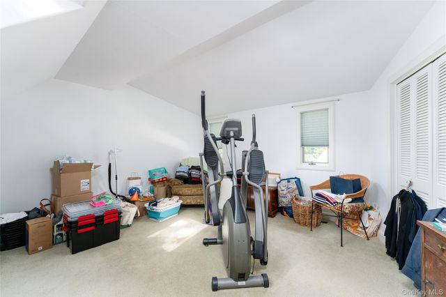 21 Bay Avenue W, Hampton Bays, NY 11946