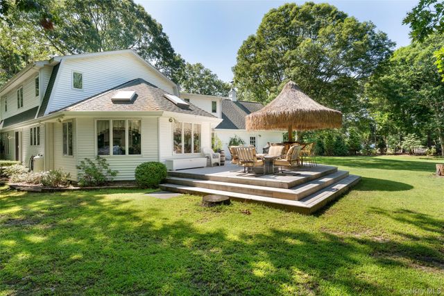 21 Bay Avenue W, Hampton Bays, NY 11946