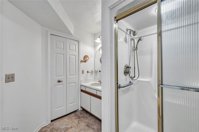 17922 Cambridge Oval, Strongsville, OH 44136