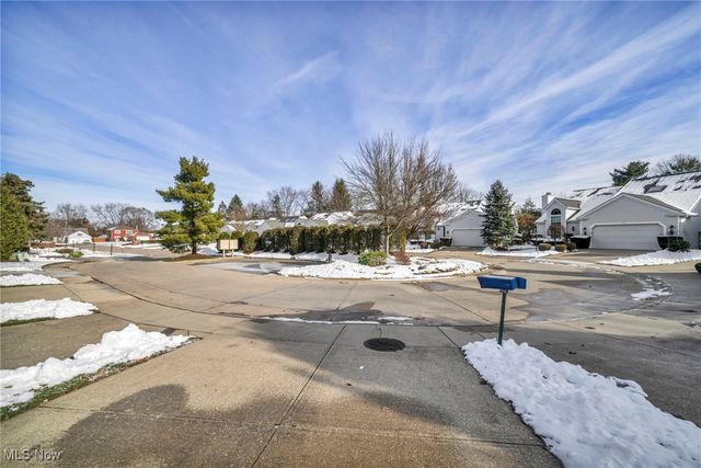 17922 Cambridge Oval, Strongsville, OH 44136