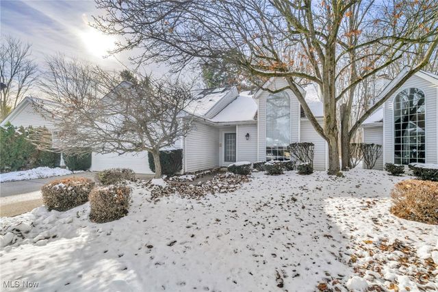 17922 Cambridge Oval, Strongsville, OH 44136