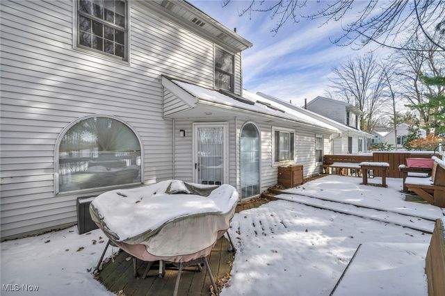 17922 Cambridge Oval, Strongsville, OH 44136