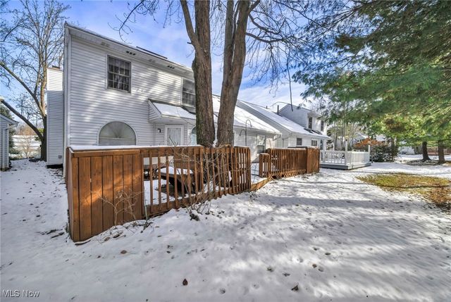 17922 Cambridge Oval, Strongsville, OH 44136