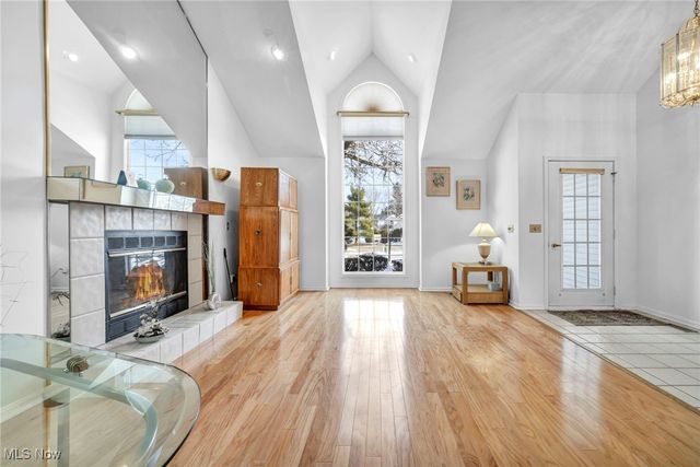 17922 Cambridge Oval, Strongsville, OH 44136