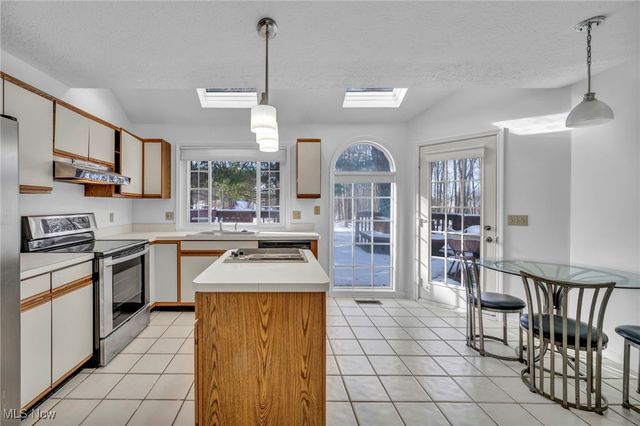 17922 Cambridge Oval, Strongsville, OH 44136