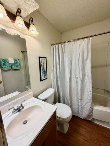 402 Hedgewood DR C, Georgetown, TX 78628