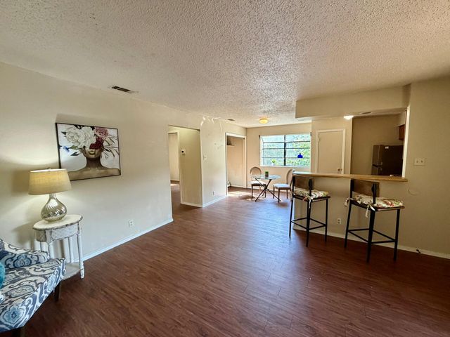 402 Hedgewood DR C, Georgetown, TX 78628