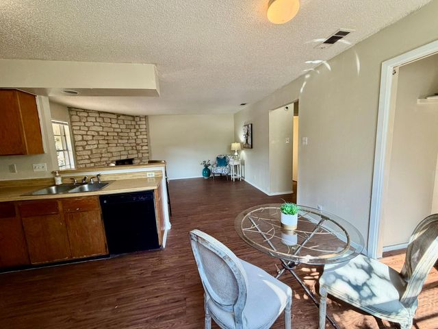 402 Hedgewood DR C, Georgetown, TX 78628
