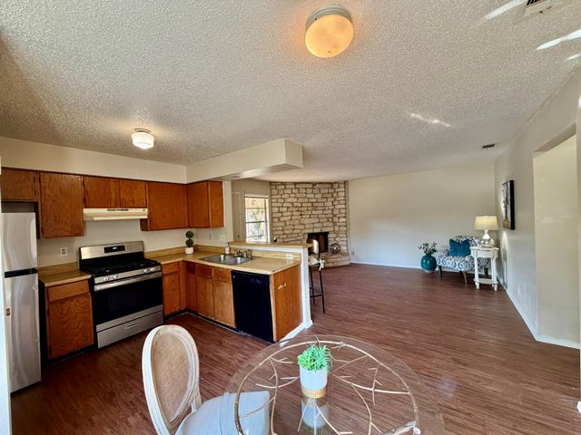 402 Hedgewood DR C, Georgetown, TX 78628