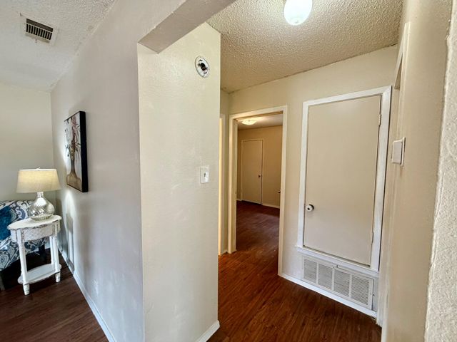 402 Hedgewood DR C, Georgetown, TX 78628