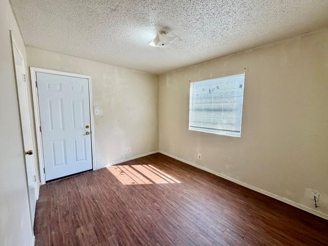 402 Hedgewood DR C, Georgetown, TX 78628