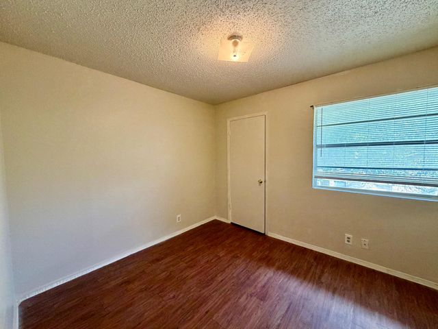 402 Hedgewood DR C, Georgetown, TX 78628