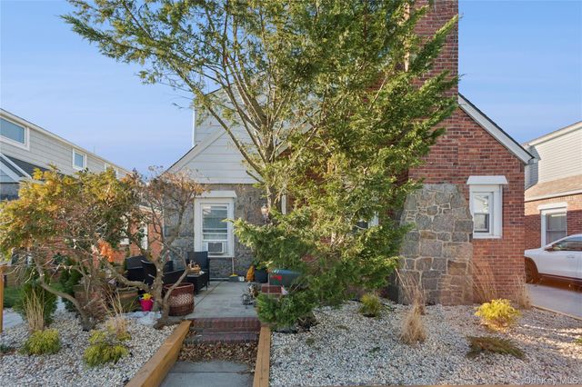 107 Pacific Boulevard, Long Beach, NY 11561