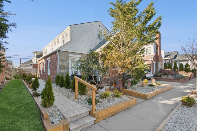 107 Pacific Boulevard, Long Beach, NY 11561