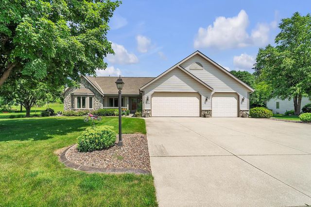 N75W24230 Overland ROAD, Sussex, WI 53089