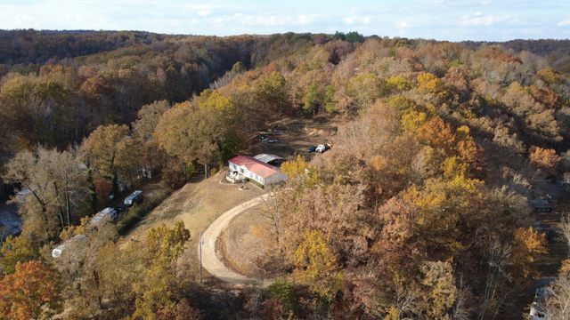 97 Camp Cir, Waverly, TN 37185