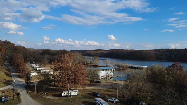 97 Camp Cir, Waverly, TN 37185