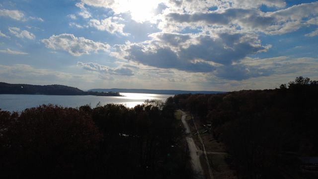 97 Camp Cir, Waverly, TN 37185