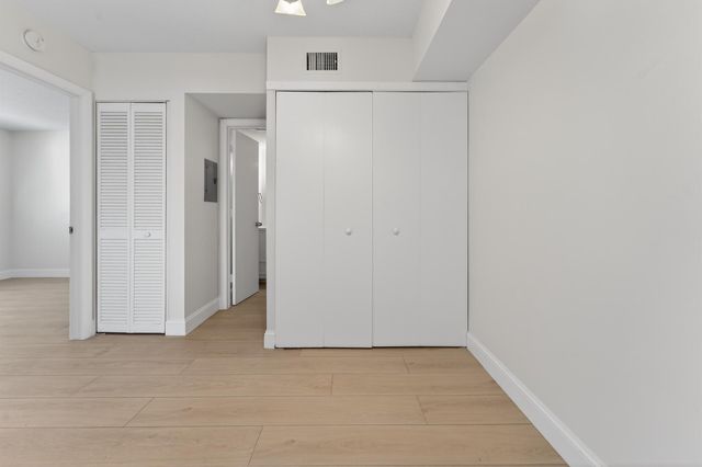 6392 Chasewood Drive B, Jupiter, FL 33458