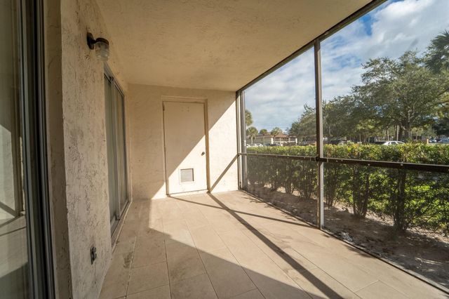 6392 Chasewood Drive B, Jupiter, FL 33458