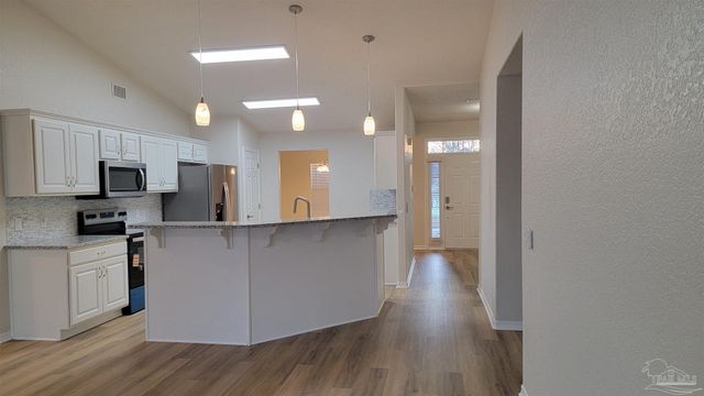 1996 Joshua Dr, Cantonment, FL 32533