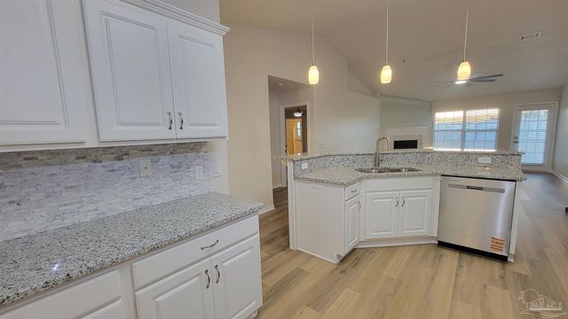 1996 Joshua Dr, Cantonment, FL 32533