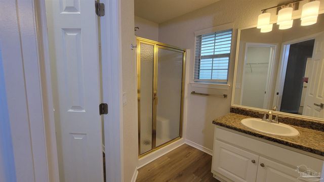 1996 Joshua Dr, Cantonment, FL 32533