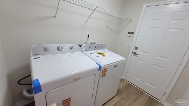 1996 Joshua Dr, Cantonment, FL 32533