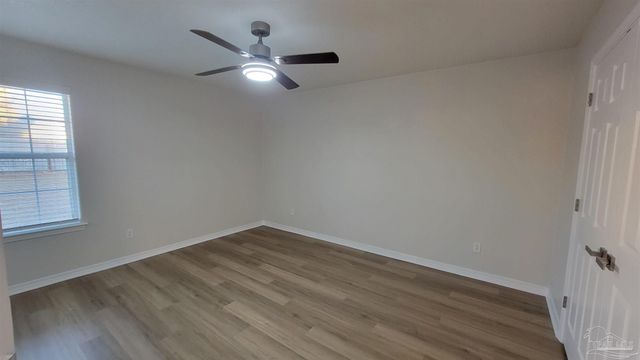 1996 Joshua Dr, Cantonment, FL 32533