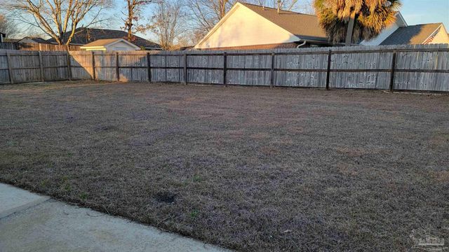 1996 Joshua Dr, Cantonment, FL 32533