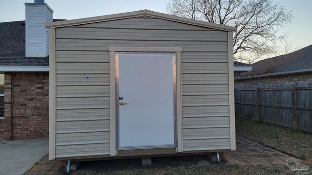 1996 Joshua Dr, Cantonment, FL 32533