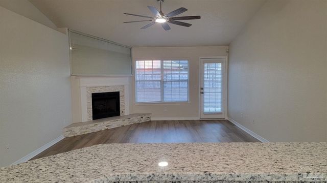 1996 Joshua Dr, Cantonment, FL 32533