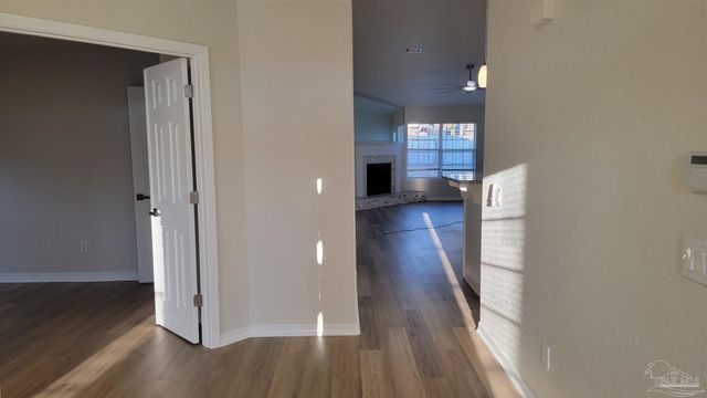 1996 Joshua Dr, Cantonment, FL 32533