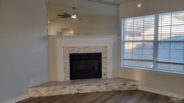 1996 Joshua Dr, Cantonment, FL 32533