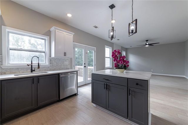 7402 Gossamer Street, Union City, GA 30291