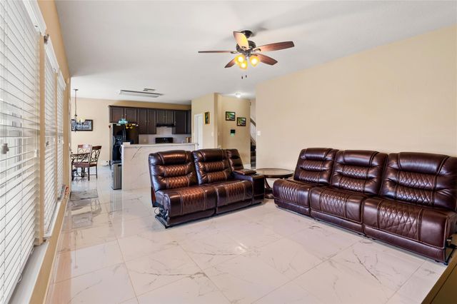 6531 Lost Pines Bend, Houston, TX 77049