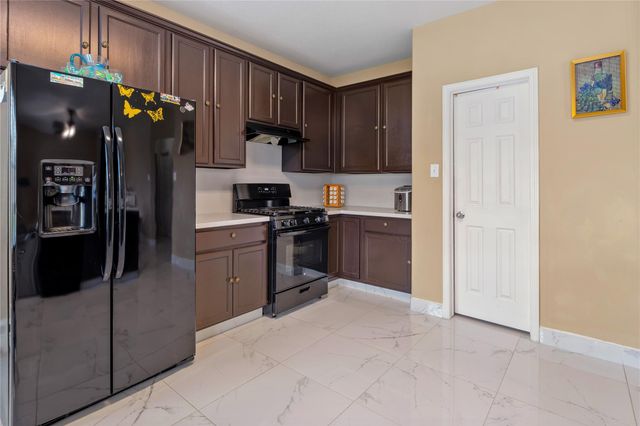 6531 Lost Pines Bend, Houston, TX 77049