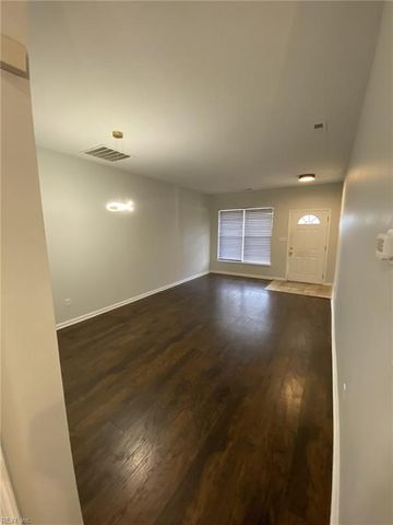 1204 Island Park CIR, Suffolk, VA 23435