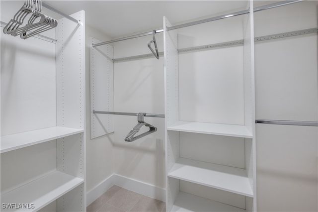 11118 Gulfshore 203, Naples, FL 34108