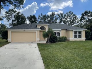 9758 Country Oaks DR, Fort Myers, FL 33967