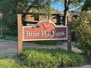 1933 Meadowtree Lane, Kirkwood, MO 63122