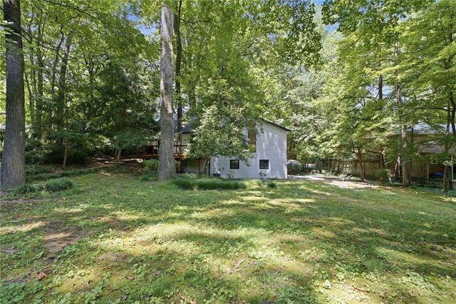 2490 Stoney Brook Lane NE, Marietta, GA 30062