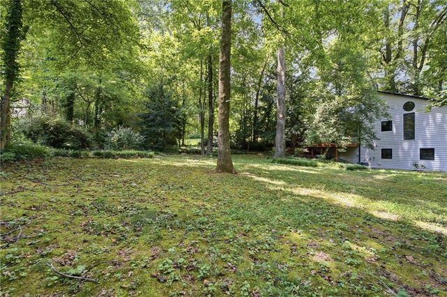 2490 Stoney Brook Lane NE, Marietta, GA 30062