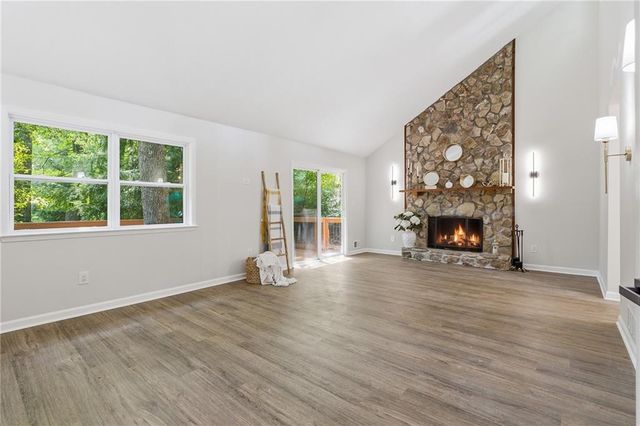 2490 Stoney Brook Lane NE, Marietta, GA 30062