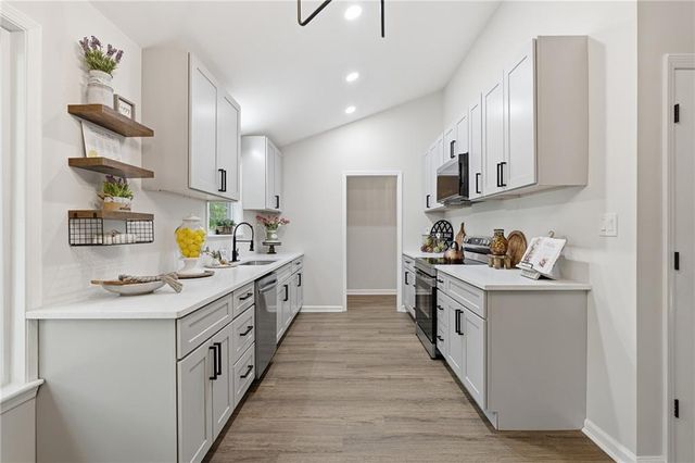 2490 Stoney Brook Lane NE, Marietta, GA 30062