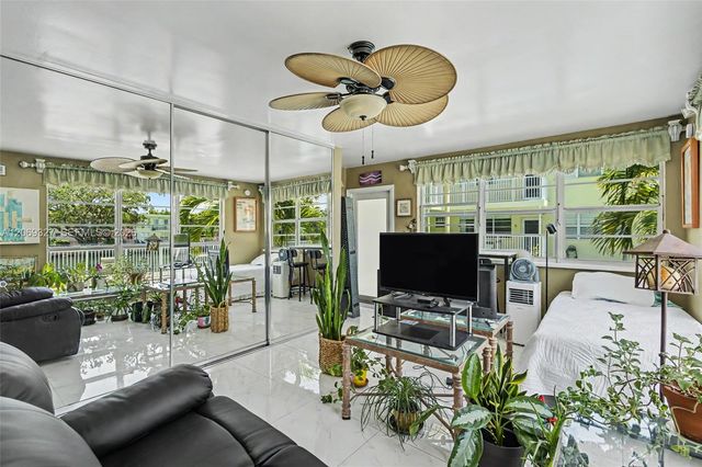 350 S Shore Drive 15, Miami Beach, FL 33141