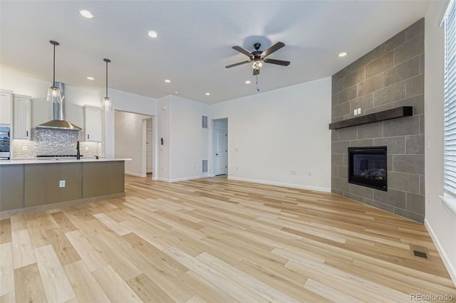 8905 S Riviera Way, Aurora, CO 80016