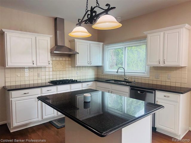 171 Millstone Drive, Troy, MI 48084