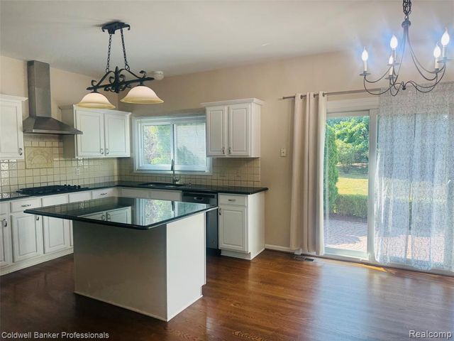 171 Millstone Drive, Troy, MI 48084