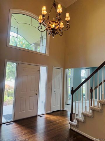 171 Millstone Drive, Troy, MI 48084